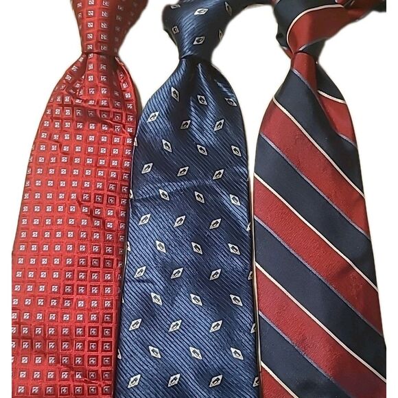 Roundtree Yorke Necktie Lot Of 3 Ties Red  Blue White All Silk Ties Old Money - Picture 1 of 7